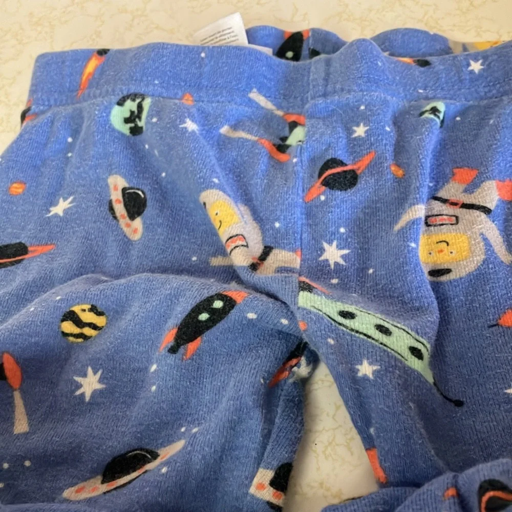 FINAL MARKDOWN Carters Blue Space-Themed Pajama Set 3t